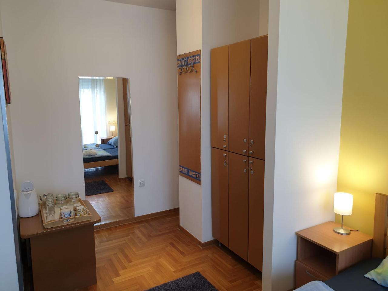 Spirit Hostel&Apartments Belgrado Buitenkant foto