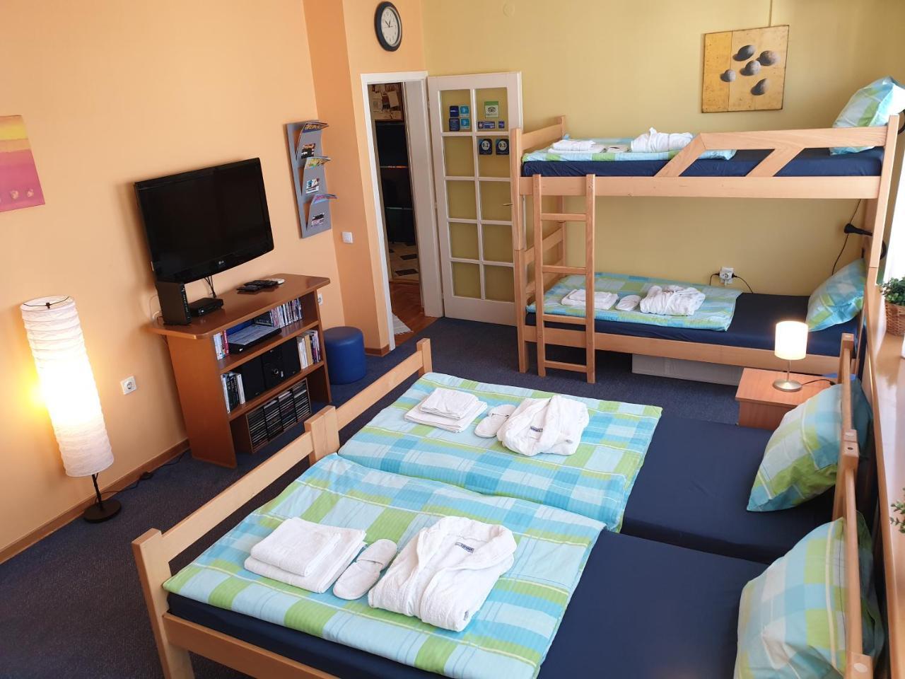 Spirit Hostel&Apartments Belgrado Buitenkant foto