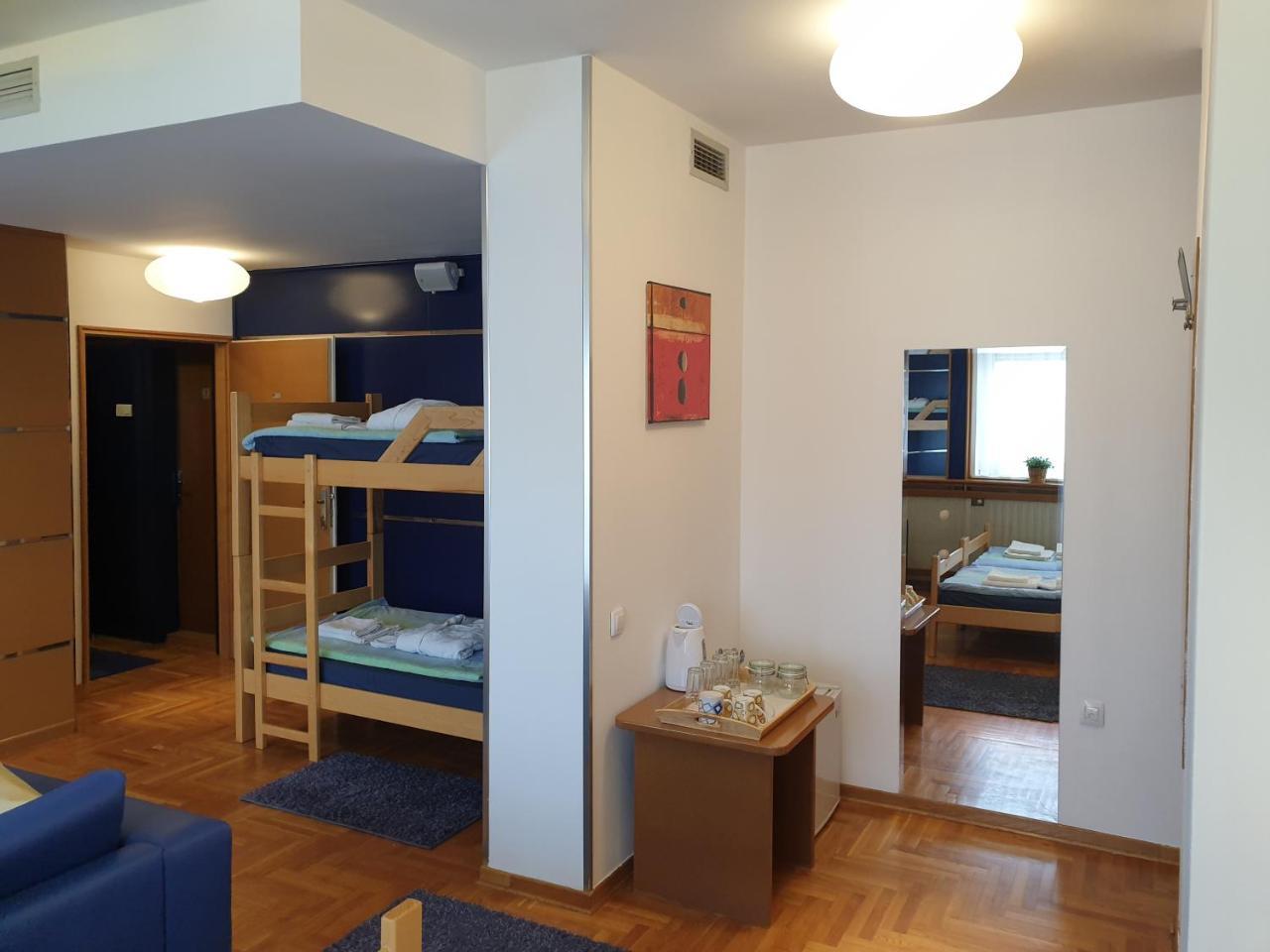 Spirit Hostel&Apartments Belgrado Buitenkant foto