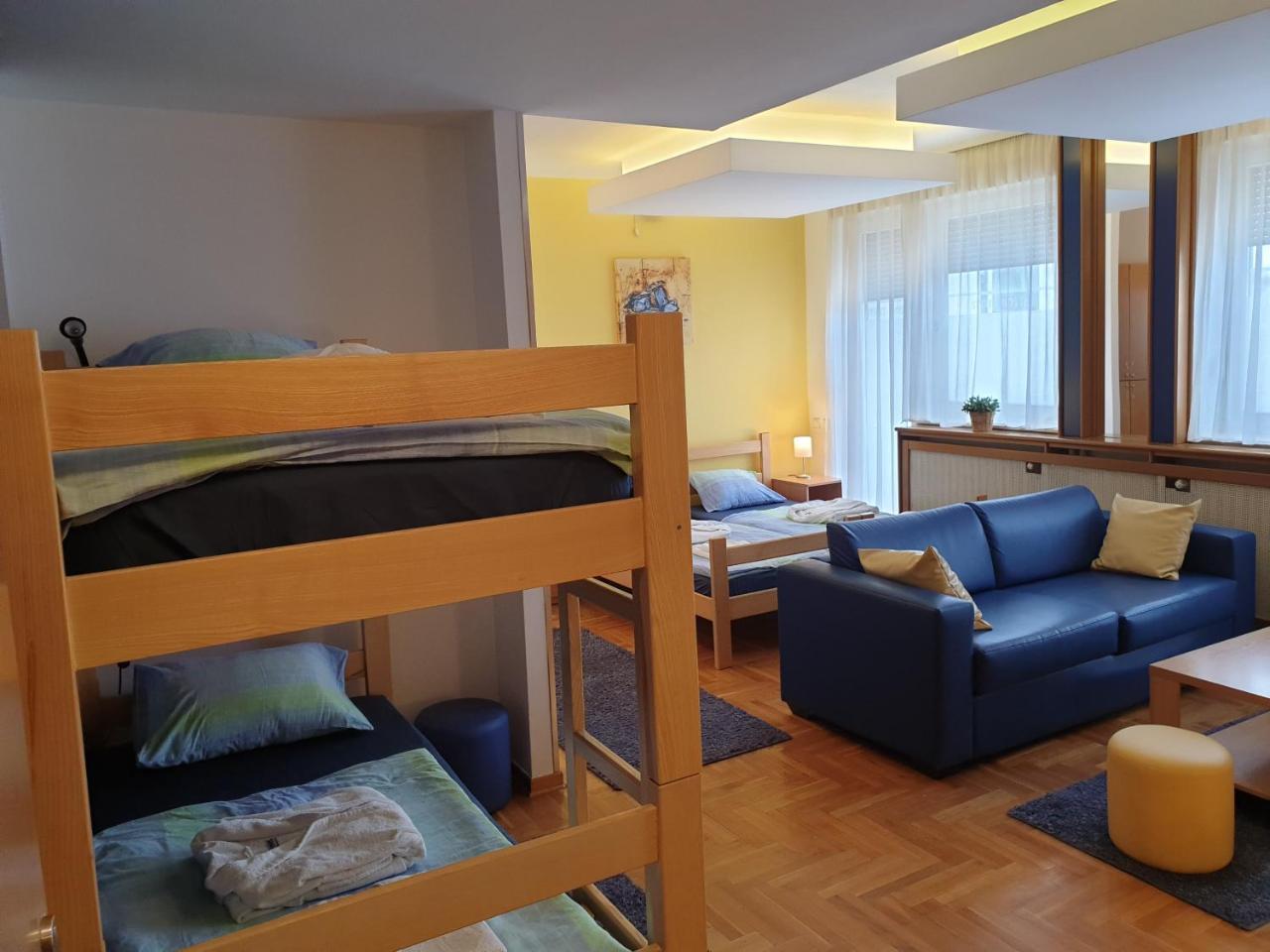 Spirit Hostel&Apartments Belgrado Buitenkant foto
